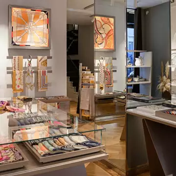 Τα εγκαίνια του καταστήματος Vakko στην Αθήνα