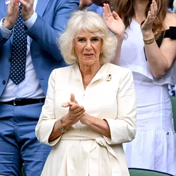 Η βασίλισσα Καμίλα κράτησε την τσάντα που πήρε το όνομά της από την Diana