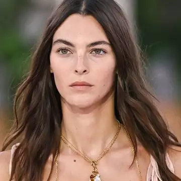 Αυτό είναι το ξανθό χρώμα που μπορούν να υιοθετήσουν άφοβα όλες οι καστανές