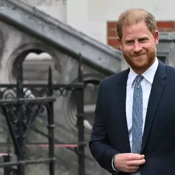 Ο πρίγκιπας Harry κάνει άλλη μια εμφάνιση-έκπληξη χωρίς τη Meghan Markle