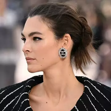 Chanel | Οι ανατρεπτικές τάσεις ομορφιάς που ανέδειξε το SS25 show στο Παρίσι