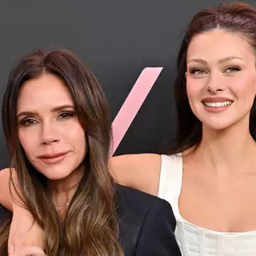 Η Nicola Peltz Beckham μόλις υιοθέτησε το iconic κούρεμα της Victoria Beckham