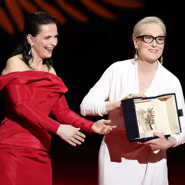 "Πίστευα ότι η καριέρα μου θα τελειώσει στα 40" | Η Meryl Streep παρέλαβε το τιμητικό Φοίνικα του φετινού Φεστιβάλ των Καννών