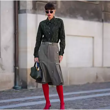 Πώς θα είστε κομψές φορώντας κομμάτια σε χακί