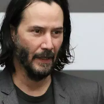 Ο Keanu Reeves ετοίμασε το νέο του μυθιστόρημα με τίτλο "The Book of Elsewhere"