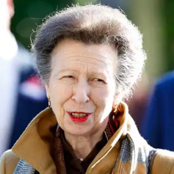 Πριγκίπισσα Άννα | Εμφανίστηκε με το δώρο που της έκανε ο Κάρολος