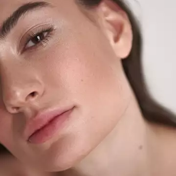 Η viral ρουτίνα περιποίησης που χαρίζει τέλεια λάμψη στην επιδερμίδα