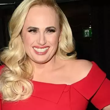 Η Rebel Wilson κάνει διακοπές στην Ελλάδα