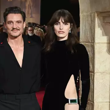 Η αδελφή του Pedro, Lux Pascal έκανε το ντεμπούτο της στην Εβδομάδα Μόδας του Παρισιού