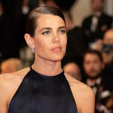 Charlotte Casiraghi | Εμφανίστηκε με πιτζάμες στο front row του οίκου Chanel