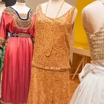 Ξεναγήσεις στην έκθεση "Δίασμα" στο Μουσείο Μπενάκη, μια έκθεση για τη Μόδα και την Ιστορία