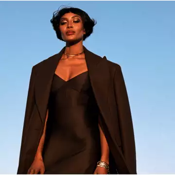 Η Naomi Campbell φωτογραφίζεται για το Harper's Bazaar Greece