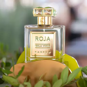 Η Roja London παρουσίασε το άρωμα Isola Verde σε μια καλοκαιρινή νύχτα γεμάτη φως, πράσινο και άρωμα λεμονιού