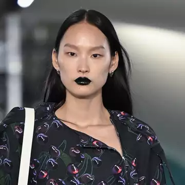 Ο οίκος Burberry επαναλανσάρει τη σειρά ομορφιάς του με νέα προϊόντα