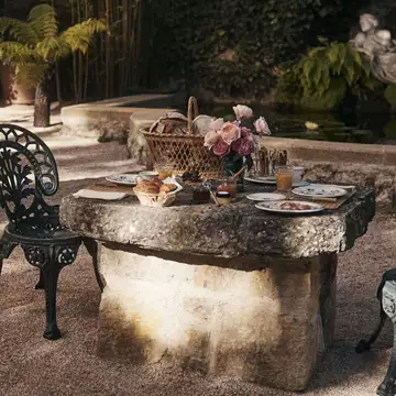 Les Gris-gris de Monsieur Dior | Μια μαγευτική συλλογή art de la table εμπνευσμένη από τα αγαπημένα σύμβολα του Christian Dior