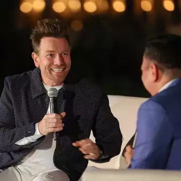 Ewan McGregor | Το Harper's Bazaar στη βράβευση του εμβληματικού ηθοποιού στη Florida