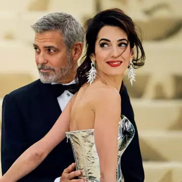 Ο George Clooney εξηγεί πώς αντιμετωπίζει τις εντάσεις στον γάμο του με τη σύζυγό του, Amal