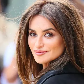 Τα 7 ωραιότερα bronzers για γυναίκες άνω των 50