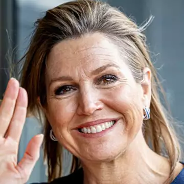 Τι συνδέει την εμφάνιση της βασίλισσας Maxima στην Κύπρο με τη Χρυσή Βαρδινογιάννη;