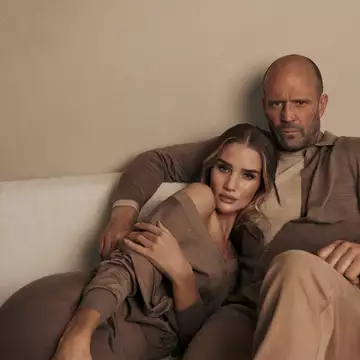 H Rosie Huntington-Whiteley και ο Jason Statham ποζάρουν μαζί για την καμπάνια της Falconeri