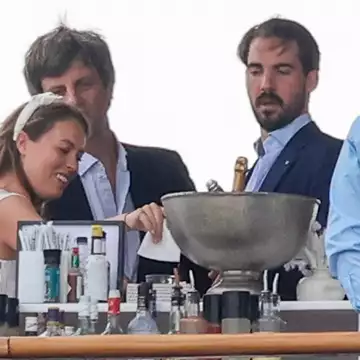 Nina Flohr | Ενθουσιασμένη από τις διακοπές της στην Ελλάδα