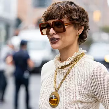 Τρία ολέθρια λάθη στην εφαρμογή του foundation που σας κάνουν να δείχνετε μεγαλύτερη