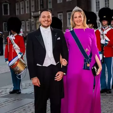 Θεοδώρα – Matthew Kumar | Ποιοι Βρετανοί royals θα είναι στον γάμο τους