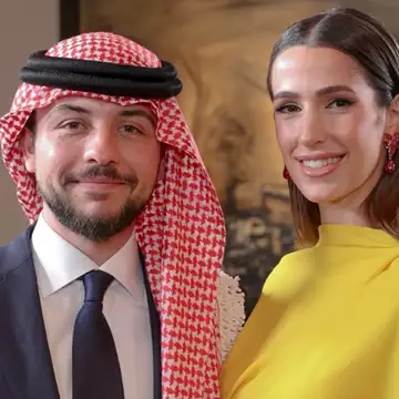 Πριγκίπισσα Rajwa | Το σύνολο που επέλεξε για να υποδεχτεί πριγκιπικό ζευγάρι