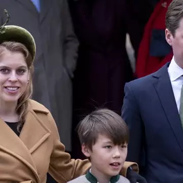 Πριγκίπισσα Βεατρίκη | Ο συμβολισμός πίσω από το γιορτινό παλτό της