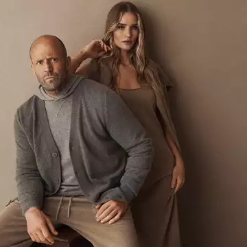 Η Rosie Huntington-Whiteley και ο Jason Statham φωτογραφίζονται ξανά για την καμπάνια της Falconeri