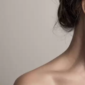 Youthful Neckline | Πώς να μειώσετε τις ρυτίδες στην περιοχή του λαιμού σας
