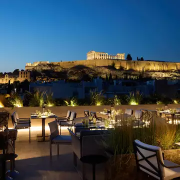 Summer In The City | Rooftop dining με θέα την Ακρόπολη και τον Λυκαβηττό σε δύο κορυφαίες (κυριολεκτικά) διευθύνσεις