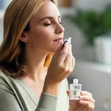 Τα αιθέρια έλαια που θα φτιάξουν τη διάθεσή σας