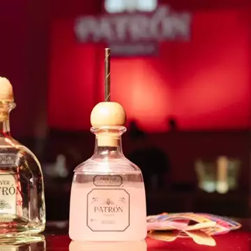 Δροσερές palomas με super premium τεκίλα Patrón στο viral party του Τhe Intermission