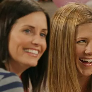 Friends | Ο λόγος που ο μικρός Ben δυσκολευόταν να γυρίσει σκηνές με την Jennifer Aniston