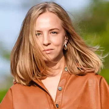 Οι καλύτεροι οροί προσώπου με SPF για ενυδάτωση και προστασία από τον ήλιο