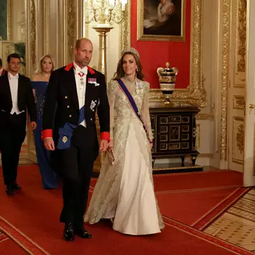 Kate Middleton | Με την αγαπημένη τιάρα της πριγκίπισσας Diana και δημιουργία Βρετανής σχεδιάστριας στο επίσημο δείπνο προς τιμήν του Donald Trump