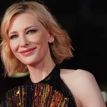 Το διαχρονικά κομψό κούρεμα που κολακεύει όλες τις 50something γυναίκες