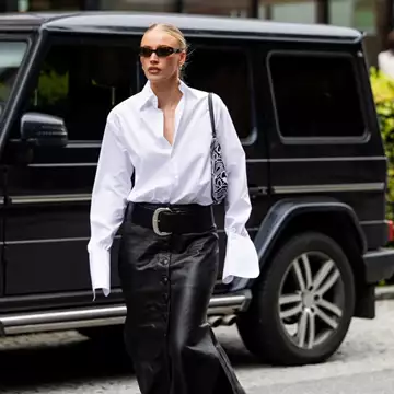 Οι δερμάτινες φούστες που θα γίνουν must στις φθινοπωρινές σας εμφανίσεις