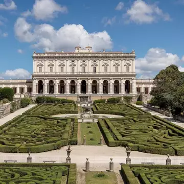 Η Villa Albani Torlonia θα φιλοξενήσει την Cruise συλλογή του οίκου Dior