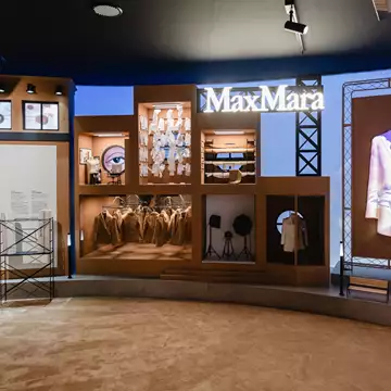 H Max Mara γιορτάζει το λανσάρισμα του Olimpia Jacket με το διαδραστικό The Max Mara Jacket Circle