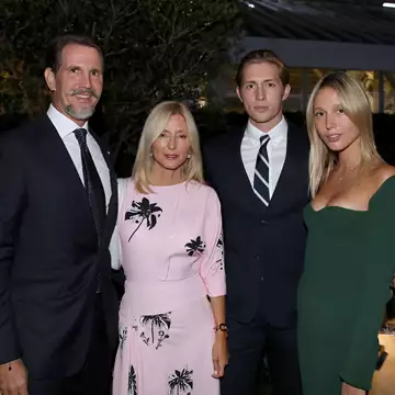 H Marie Chantal μοιράστηκε τη χριστουγεννιάτικη κάρτα με ευχές των Ντε Γκρες