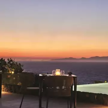 Ημέρες Βραβευμένης Γαστρονομίας | Τα καλύτερα εστιατόρια της Σαντορίνης μάς περιμένουν με σπέσιαλ τιμές