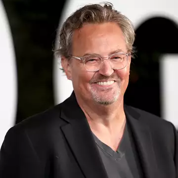 Matthew Perry | Η τραγική ζωή ενός ανθρώπου που δεν κατάφερε να γελάσει ο ίδιος ποτέ