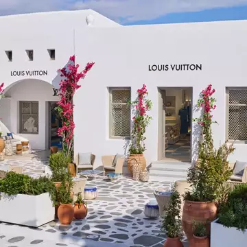 Διαχρονική κομψότητα και κυκλαδίτικη αρχιτεκτονική | Η νέα μπουτίκ του οίκου Louis Vuitton στη Μύκονο