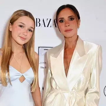 Harper Beckham | Ο συγκινητικός λόγος της 13χρονης κόρης της Victoria Beckham σε βράβευση της μητέρας της
