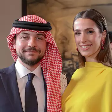 Η φωτογραφία της ημέρας | Ο πρίγκιπας Hussein αγκαλιά με τη νεογέννητη κόρη του, Iman