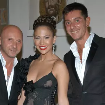 Met Gala Throwback | Η πρώτη εμφάνιση της Jennifer Lopez στο κόκκινο χαλί