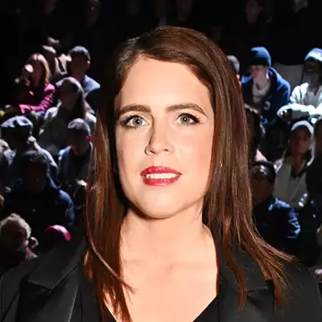 Πριγκίπισσα Ευγενία | Η εντυπωσιακή εμφάνιση στην Paris Fashion Week