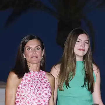 Infanta Sofia | Δανείστηκε φόρεμα από τη ντουλάπα της βασίλισσας Letizia